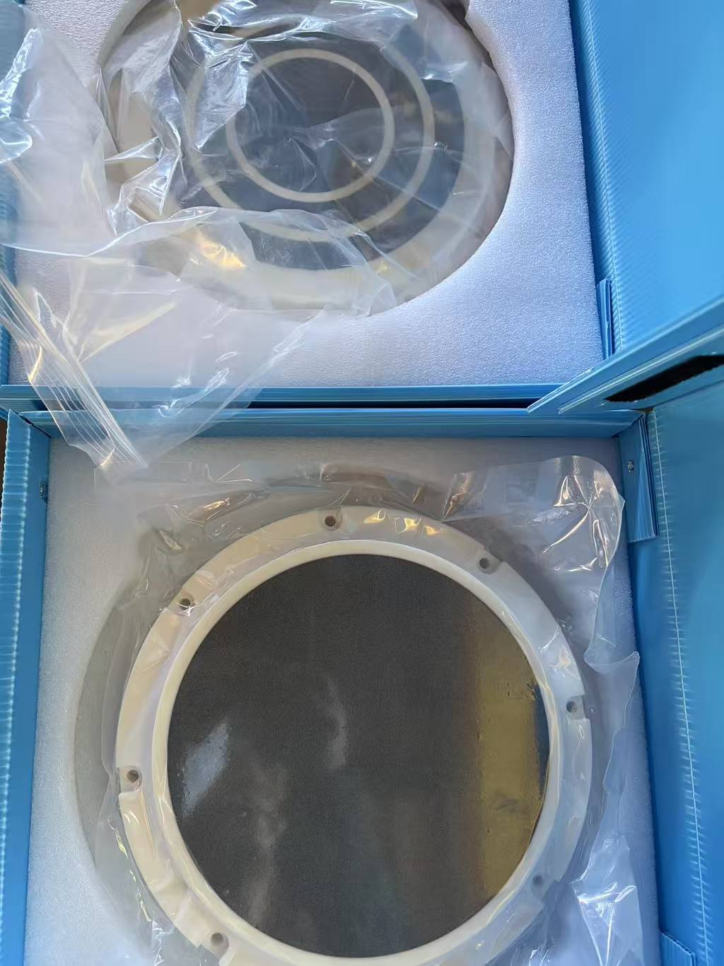 Wafer back thinning chuck, wafer back grinding chuck table